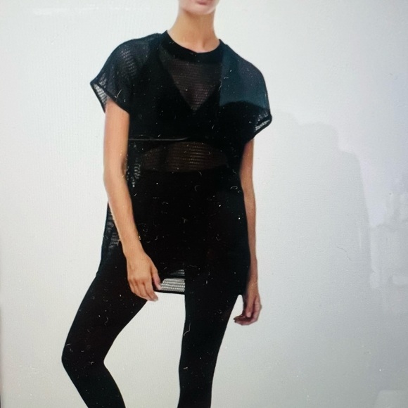 GOOD AMERICA Warrior Mesh Cover Up Workout Top Oversized Short Sleeve Medium - Picture 3 of 12